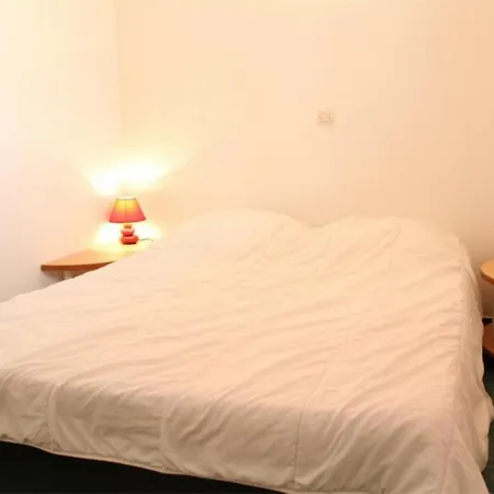 Appt 2 Pieces Avec Balcon, Piscine, Parking Prive A - Fr-1-246-17 La Rochelle (Charente-Maritime)
