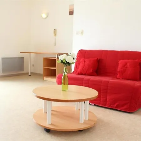 Appt 2 Pieces Avec Balcon, Piscine, Parking Prive A - Fr-1-246-17 Apartment